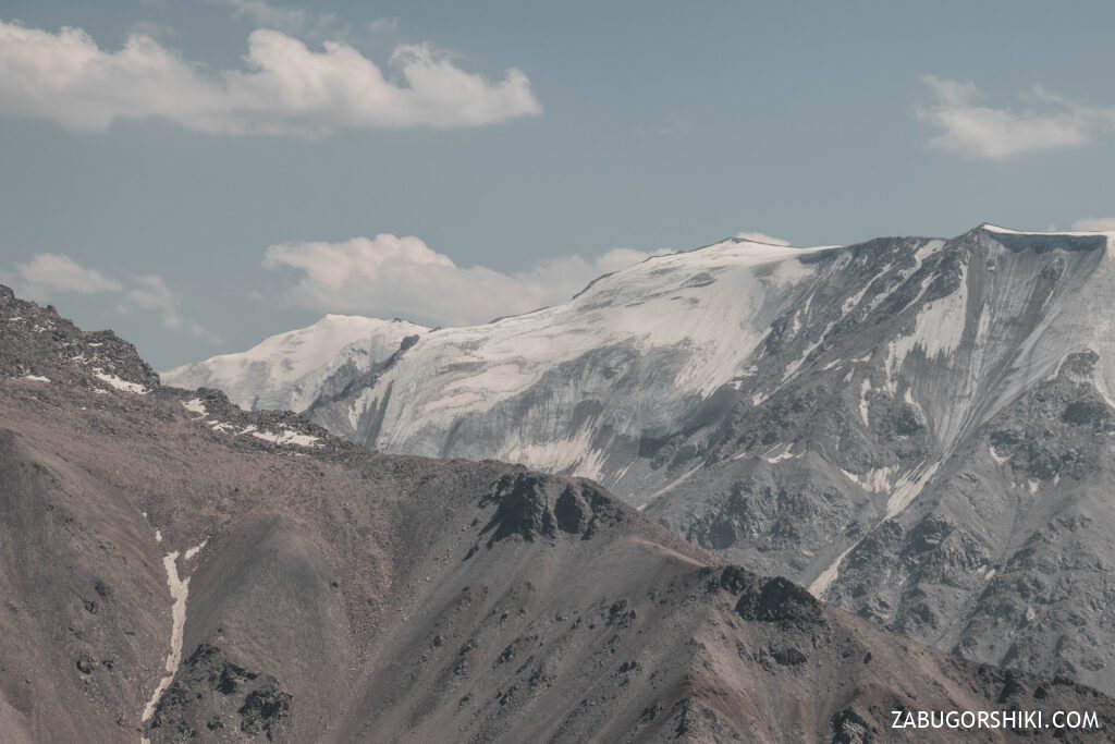 Guided Hike to Peak Karniznyi (4,017 m) – A Four-Thousander via Prohodnoe Gorge