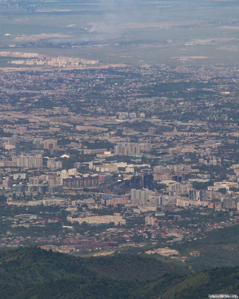 Аль-Фараби, Нурлы-тау, ТЭЦ-2 и бескрайние степи.