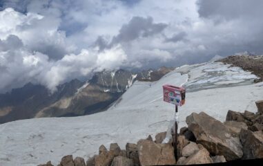 Пик Молодежный: ночевка на высоте 4150 метров